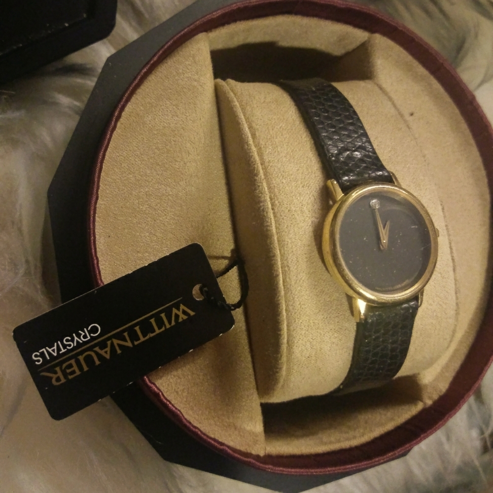 Vintage Wittnauer womens watch (needs battery)